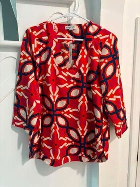Buckhead Betties Geo-Print V-Neck Blouse